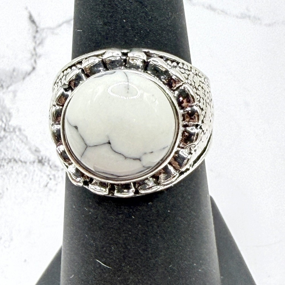 Silver Tone White Marbled Cabochon Statement Ring Size 6 Artisan Made See VIDEO